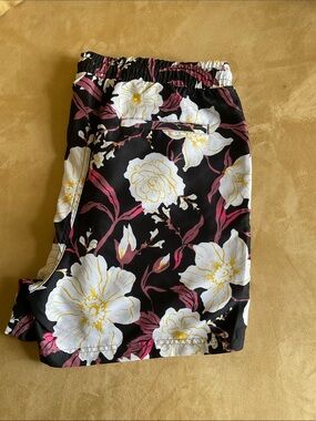 INC men Black Floral Elastic-Waist Shorts with White & Pink Flowers